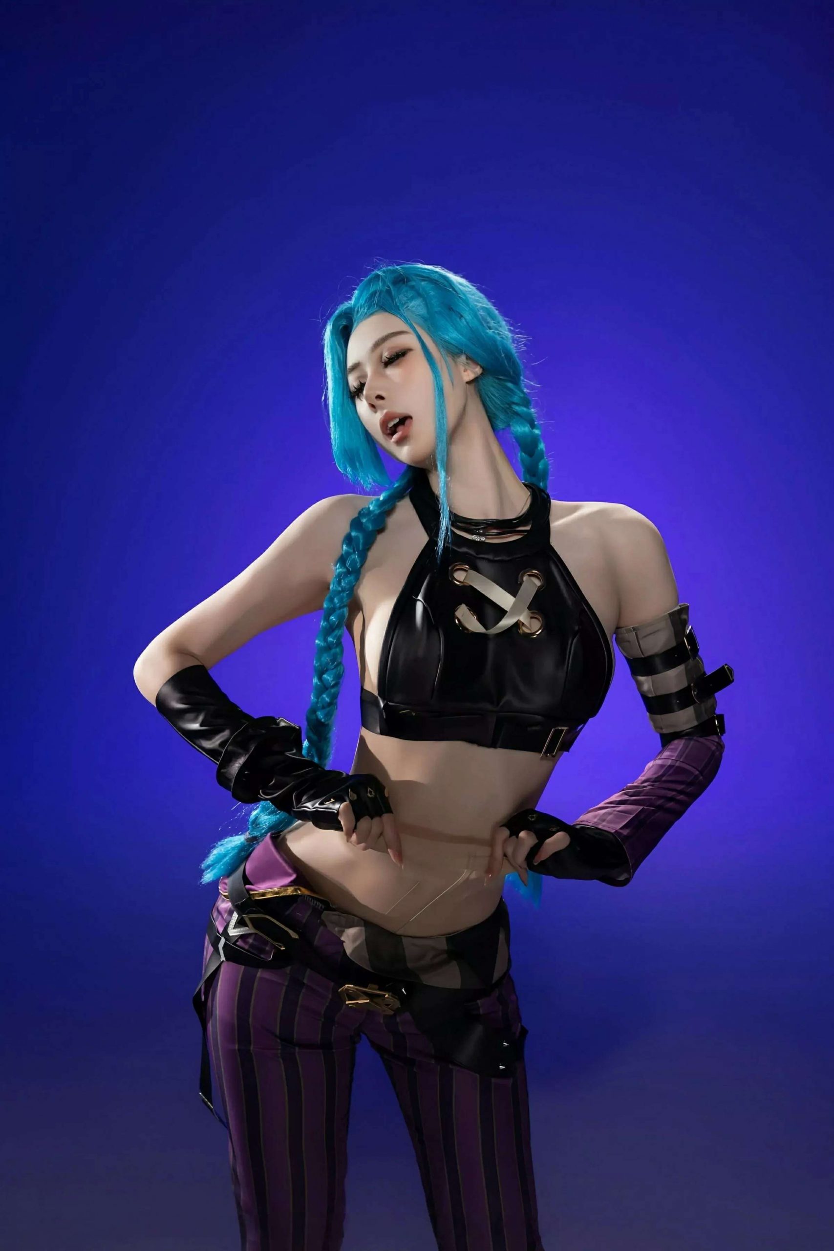 图片[11]-小逗逗 卡塔尔旅拍 Cosplay装扮搭配肉色丝袜-优兔